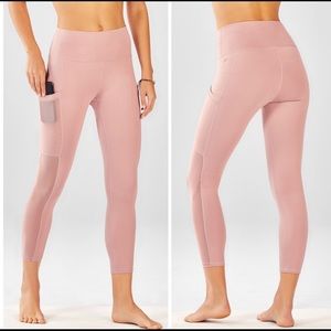 Fabletics On-the-Go High-Waisted Capri Dusty Rose/Blush - Small